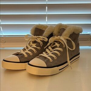Women's High-Top Sneakers with Faux Fur Lining